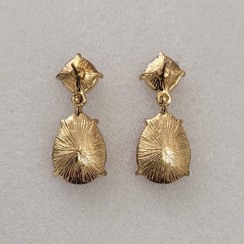 Red And Gold Tone Crystal Teardrop Earrings New - Picture 3 of 3